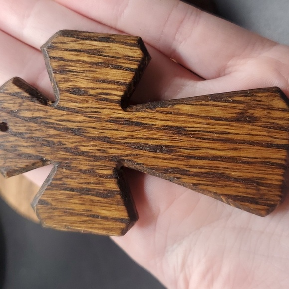 Wooden large cross pendant - Picture 2 of 2